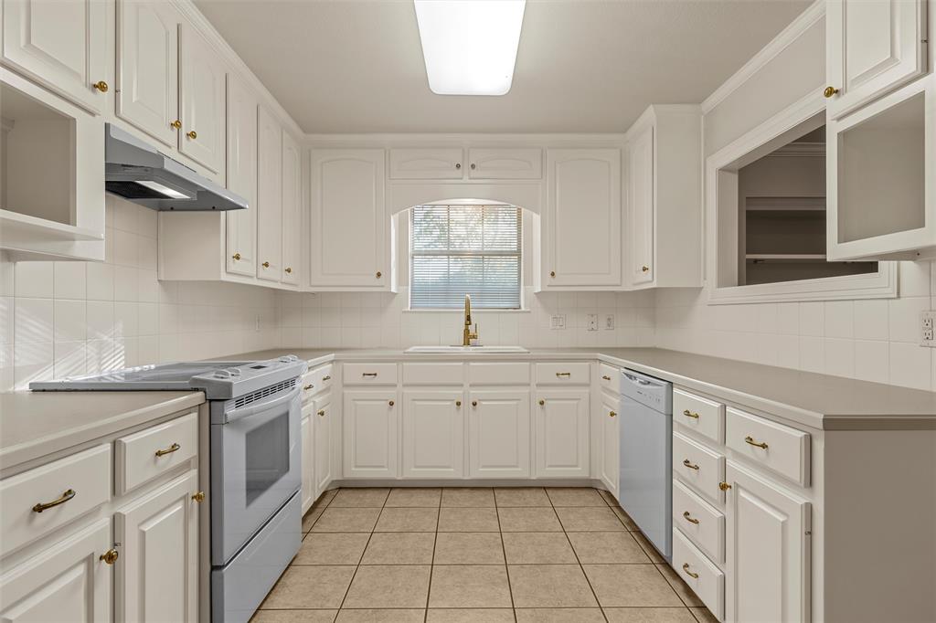 201 Pecan Village Circle Property Photo 6