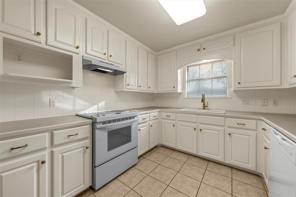 201 Pecan Village Circle Property Photo 7