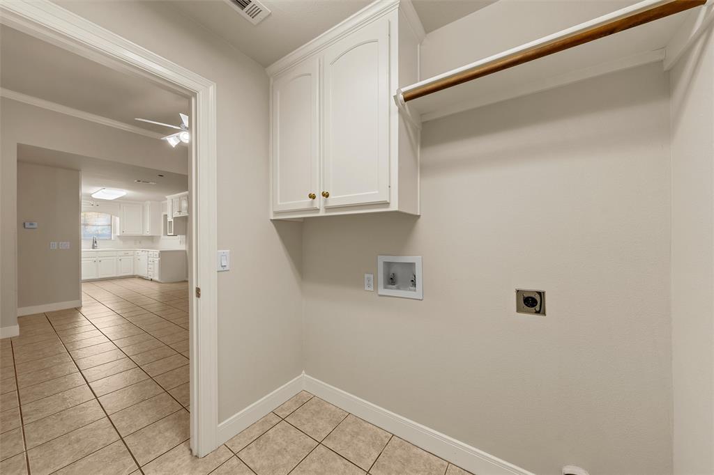 201 Pecan Village Circle Property Photo 9