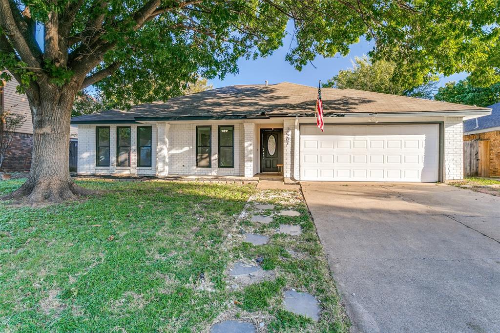 2507 Villanova Street Property Photo 1