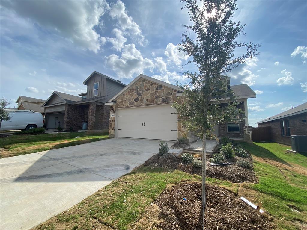 1315 DRAPER Lane Property Photo 1