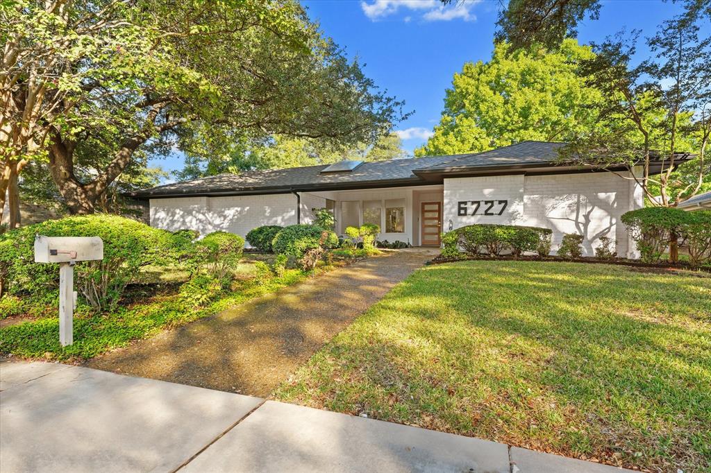 6727 Southpoint Drive Property Photo 1