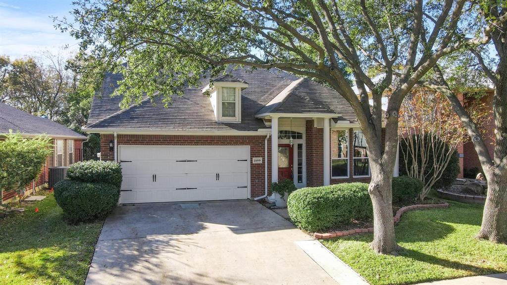 2109 Wentworth Drive Property Photo 1