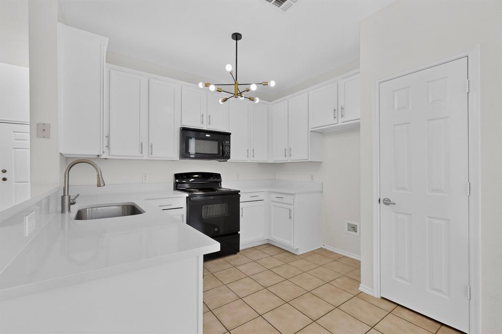 9325 Masse Court Property Photo 10
