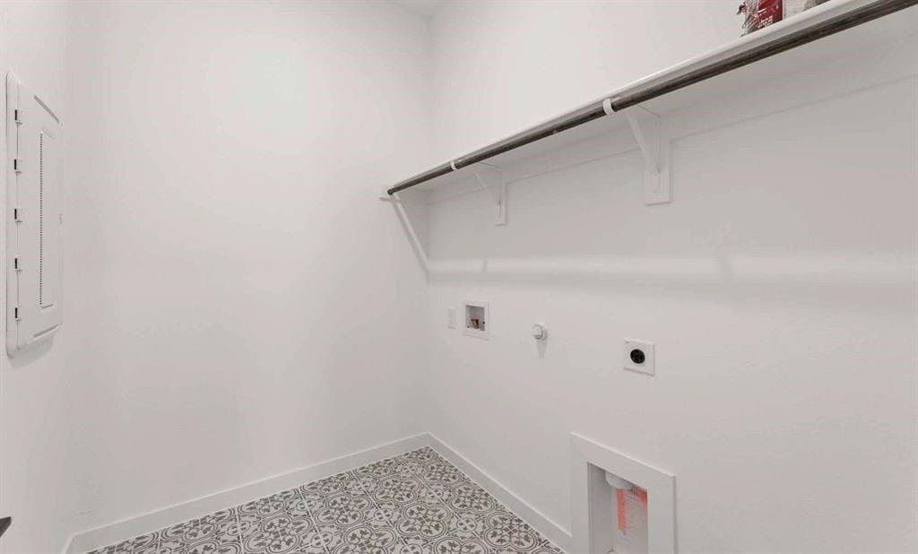 1223 Stone Cliff Drive Property Photo 12