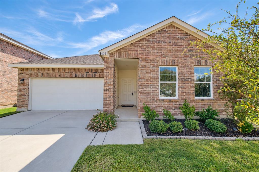 1409 Ancer Way Property Photo 1
