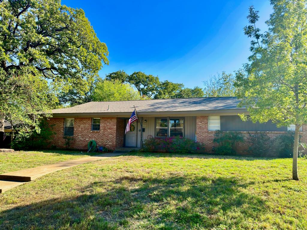 633 Oakwood Avenue Property Photo 1