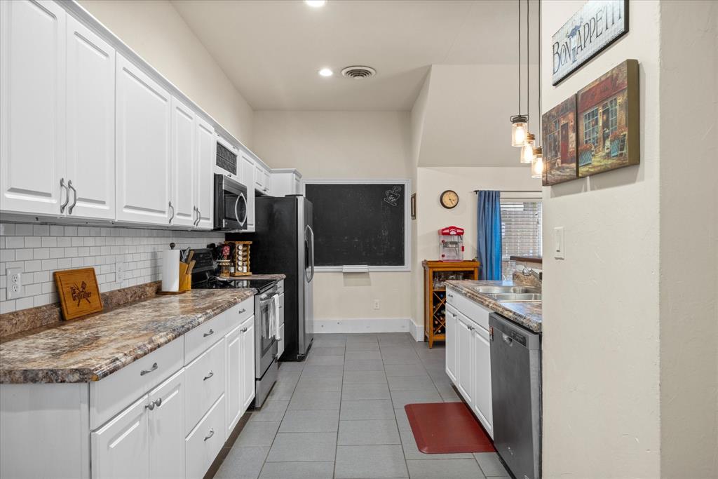 418 W Water Street Property Photo 12