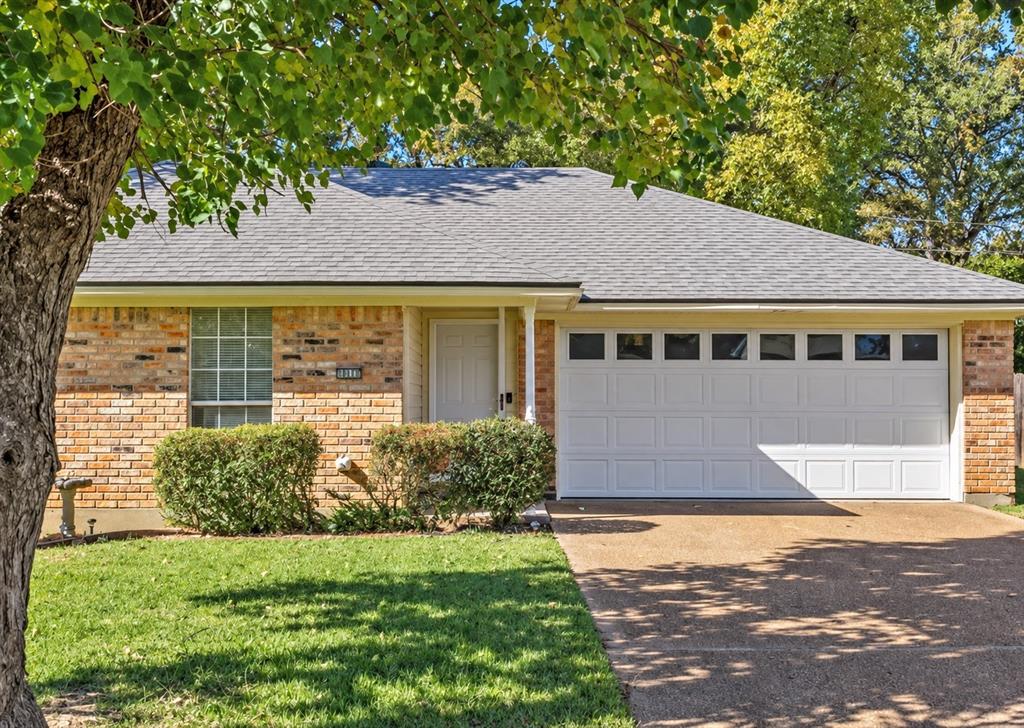 10112 Freedoms Way Property Photo 1