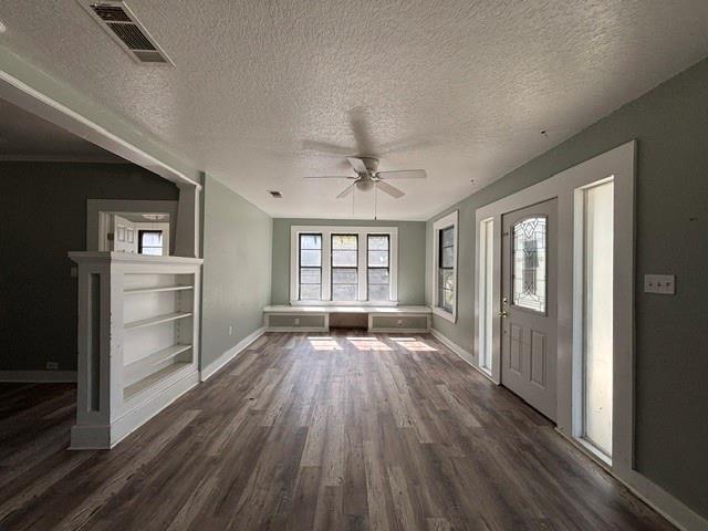 1300 N Oak Avenue Property Photo 10