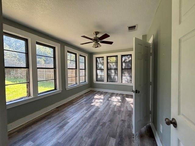 1300 N Oak Avenue Property Photo 18