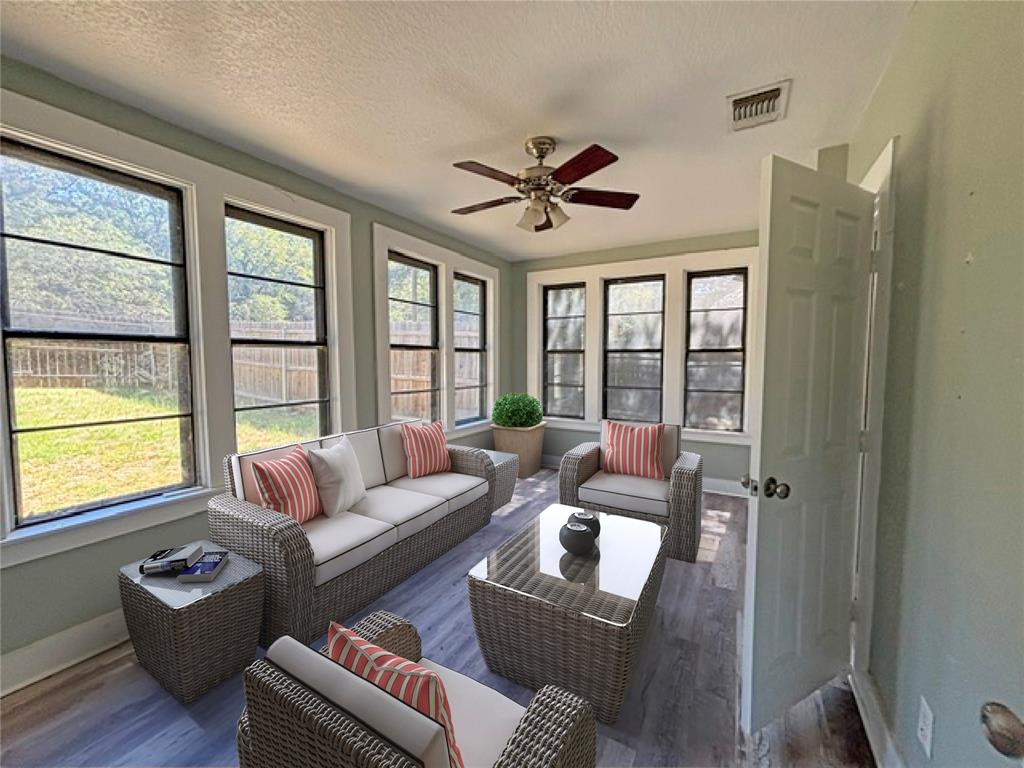 1300 N Oak Avenue Property Photo 19