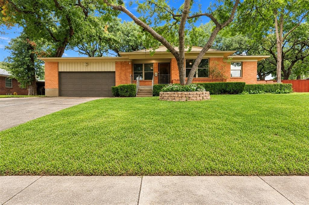 1233 Fair Oaks Drive Property Photo 1