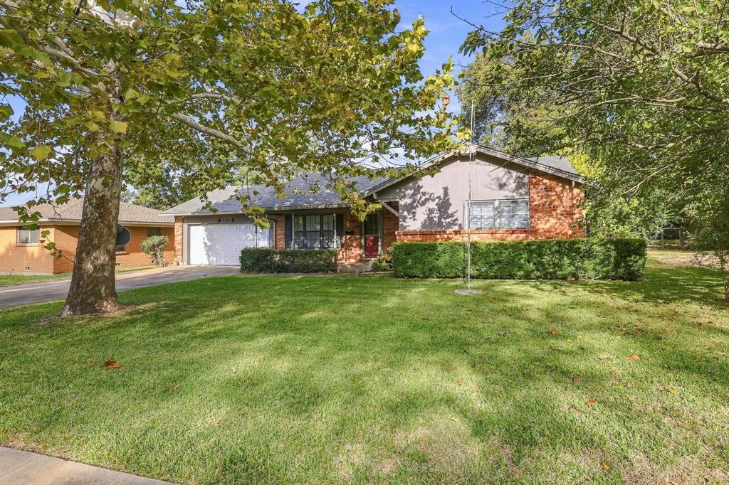 1419 Hillcrest Drive Property Photo 1