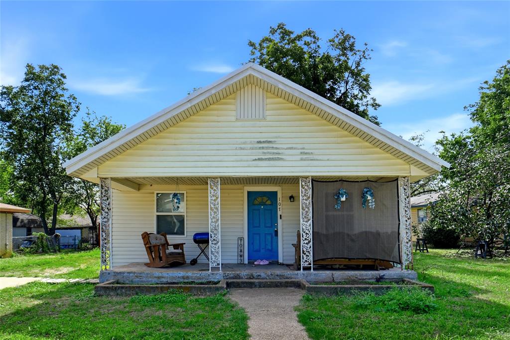 107 2nd Street Property Photo 1