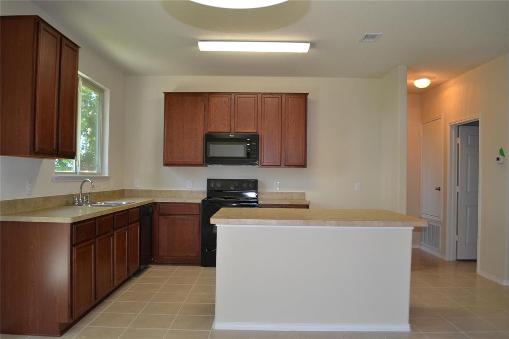 4413 Hummingbird Drive Property Photo 2