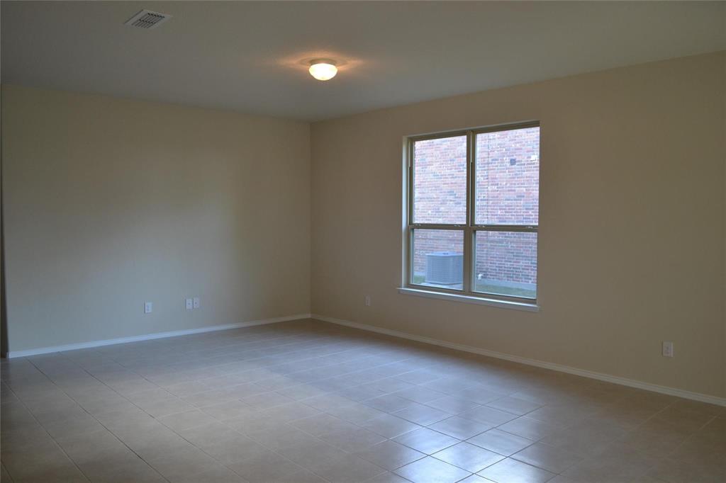 4413 Hummingbird Drive Property Photo 3
