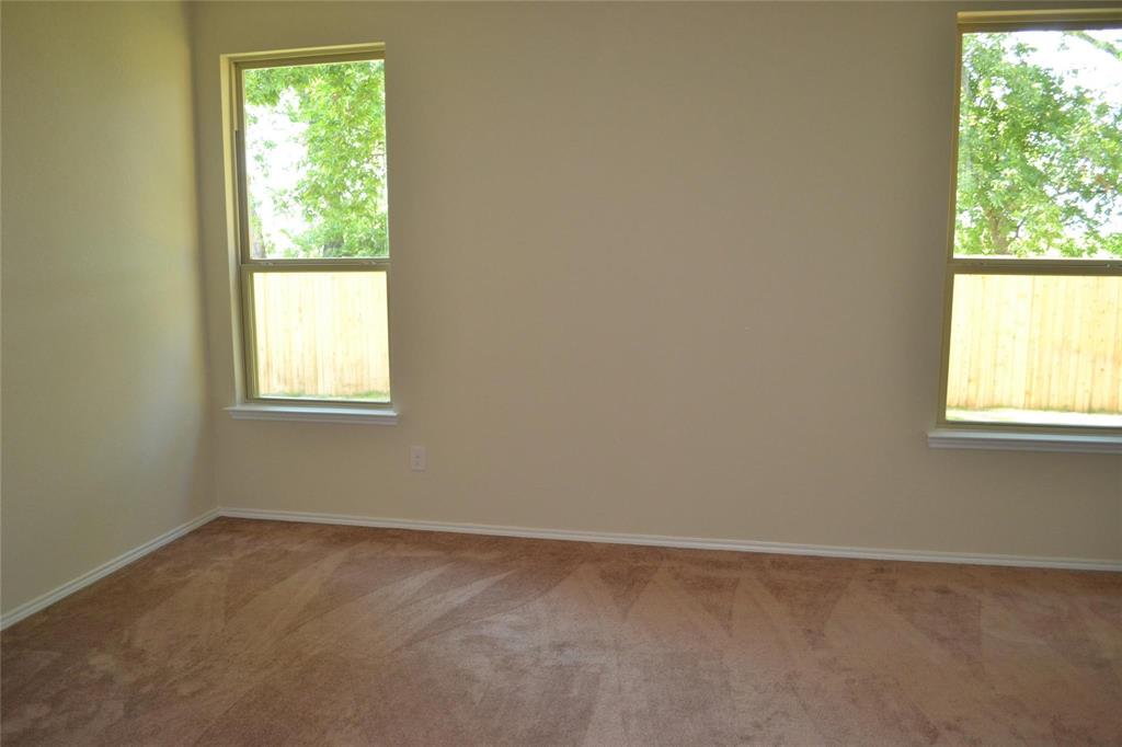4413 Hummingbird Drive Property Photo 5