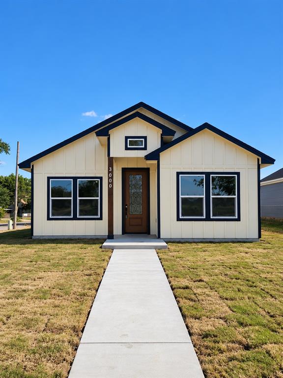 3000 Pine Avenue Property Photo 1
