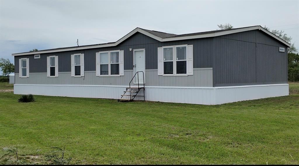 2315 Cr 472 Property Photo 1