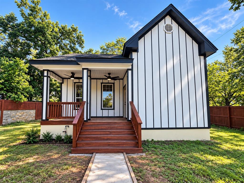 817 N Esplanade Street Property Photo 1