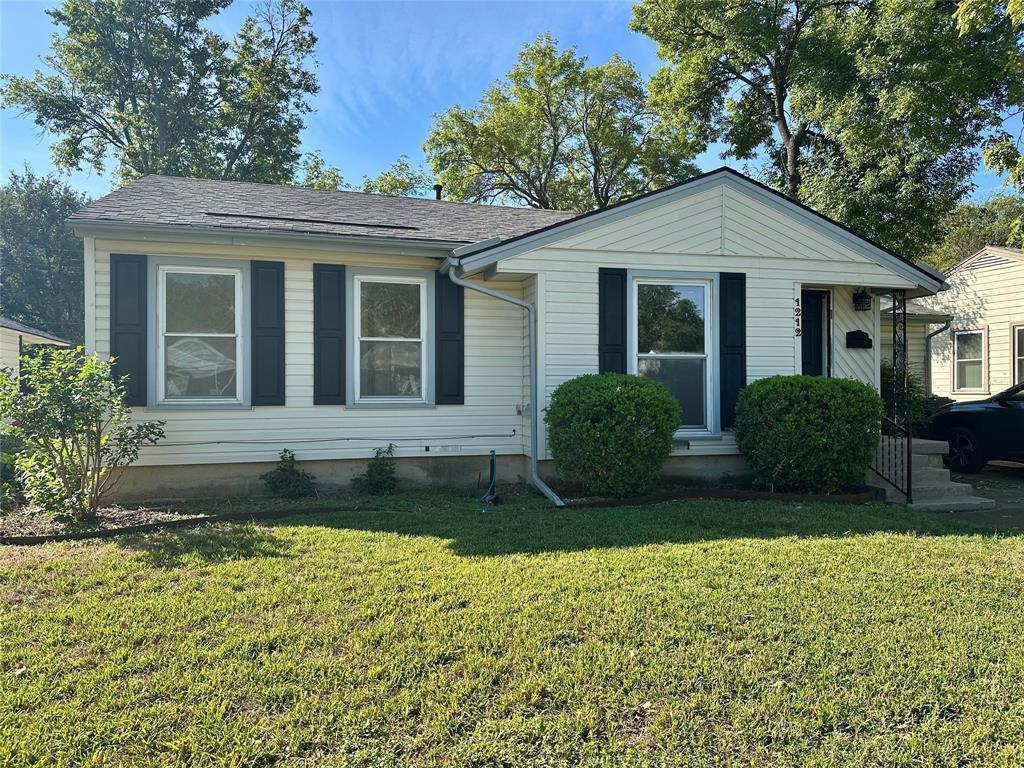 1212 Britt Drive Property Photo 1