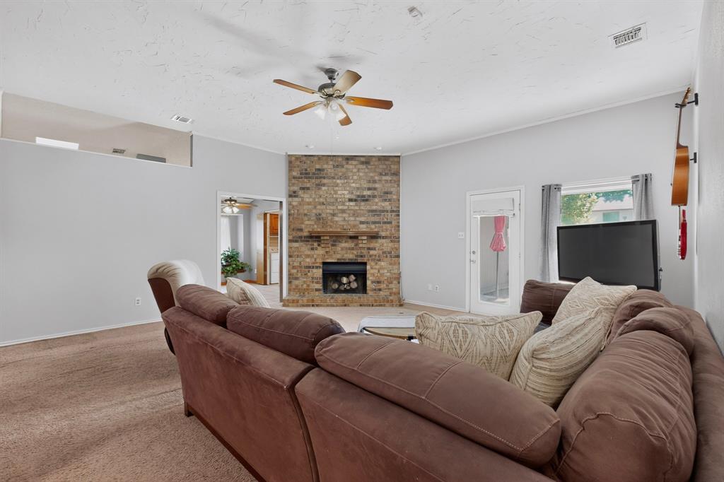 2016 Robin Hill Lane Property Photo 4
