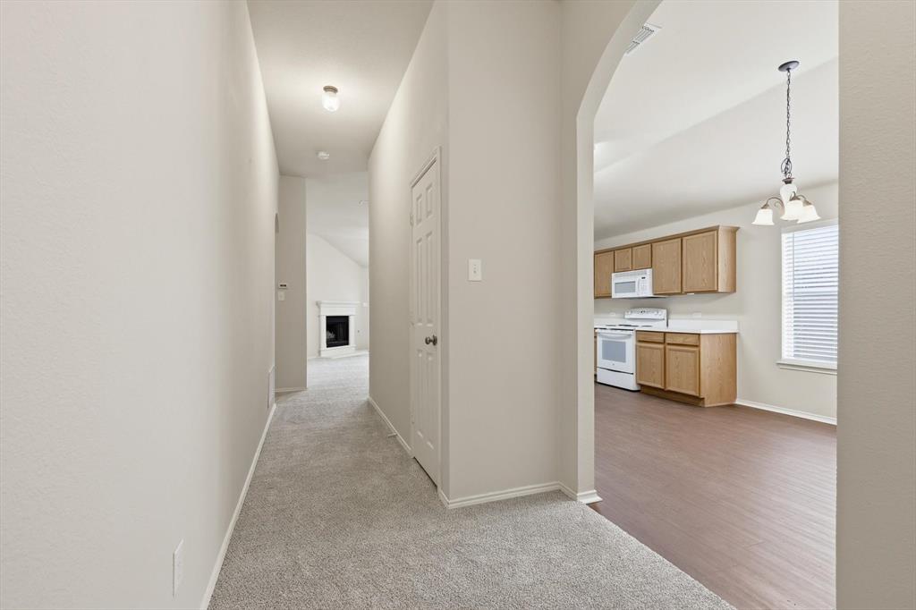 420 Dartmoor Drive Property Photo 4