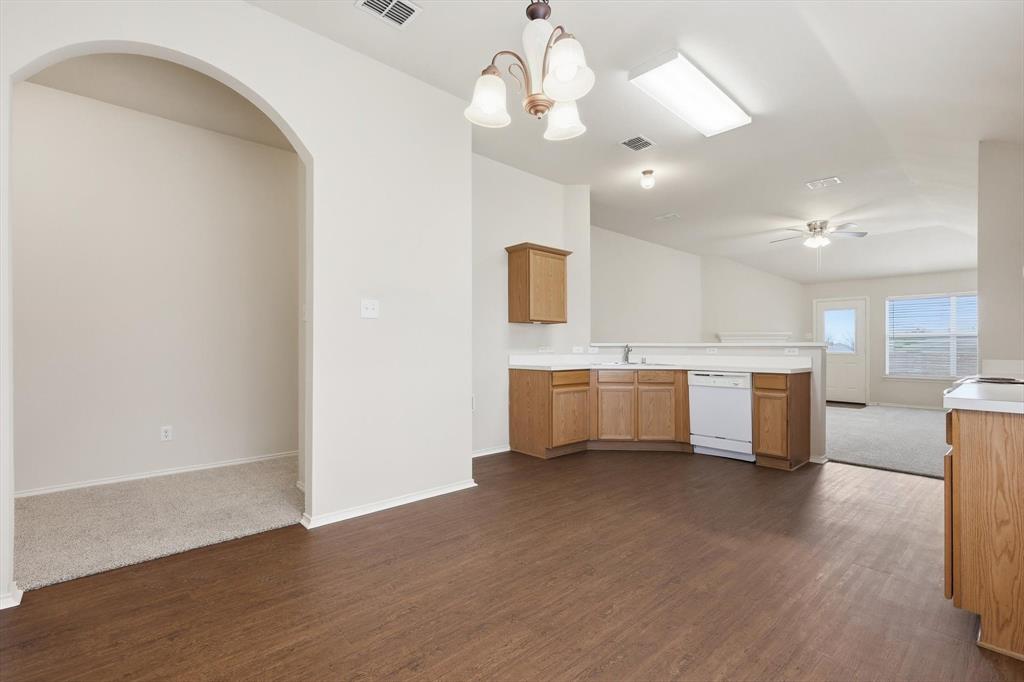 420 Dartmoor Drive Property Photo 6