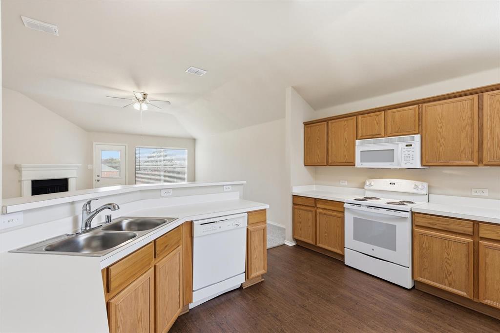 420 Dartmoor Drive Property Photo 10