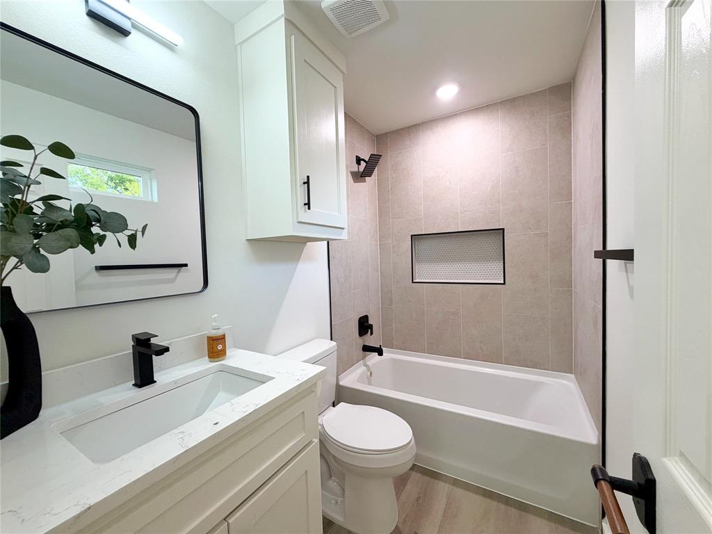 1802 Division Street A Property Photo 11