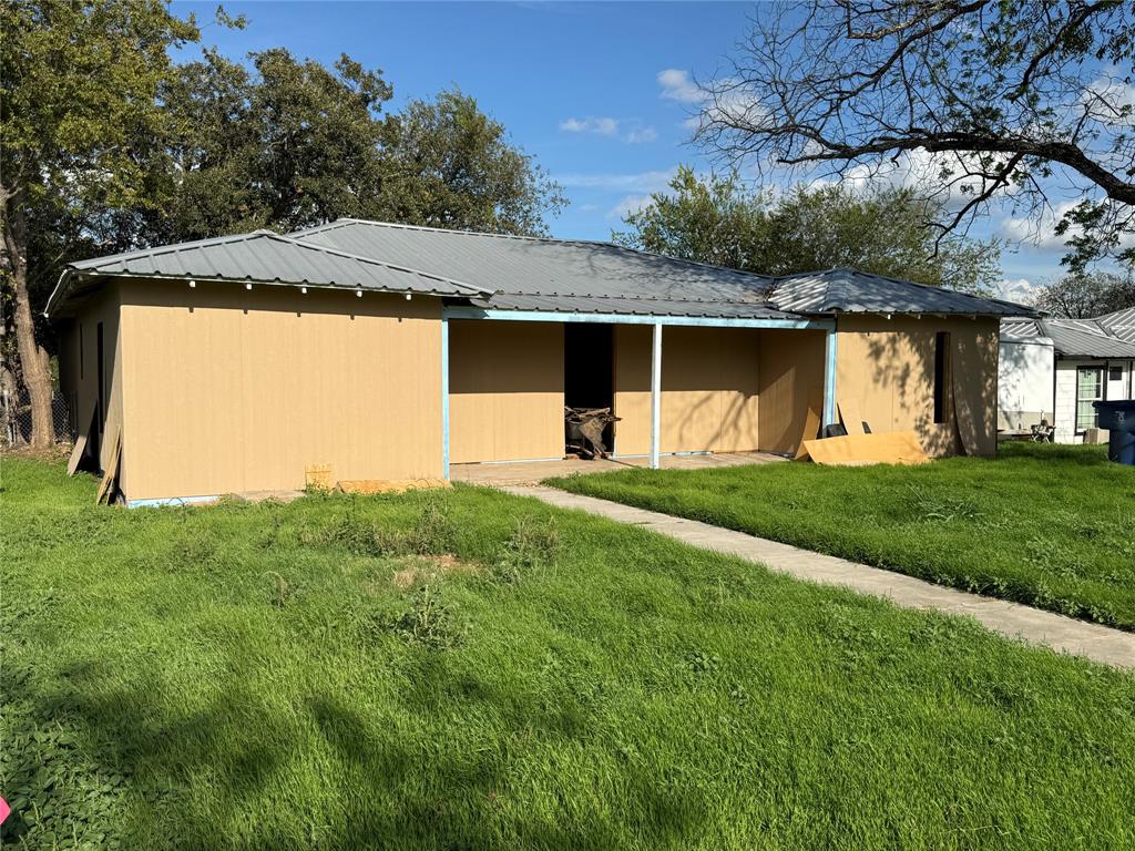 904 7th Street Property Photo 1