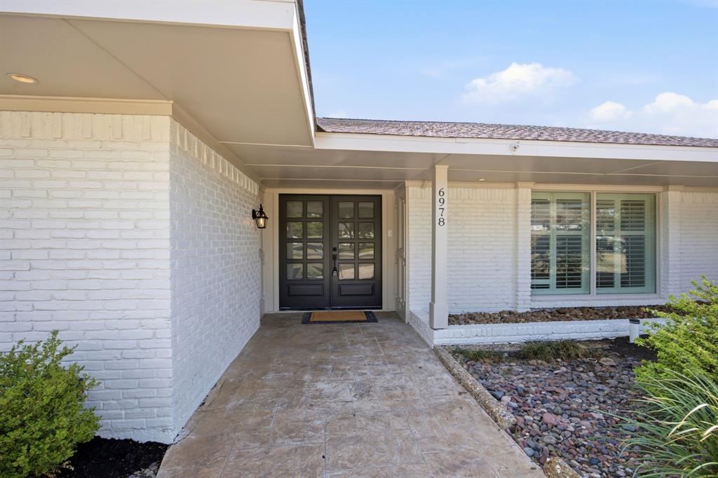 6978 Pemberton Drive Property Photo 4