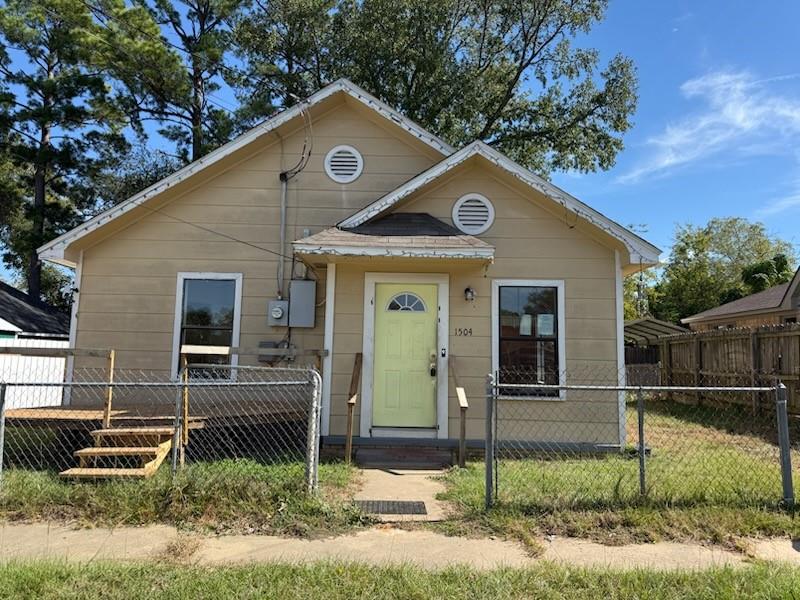 1504 S Kennedy Avenue Property Photo 1