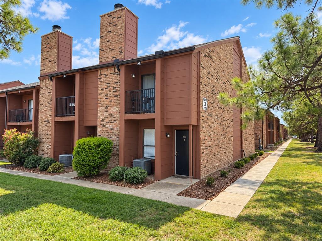904 University Oaks Boulevard 49 Property Photo 1