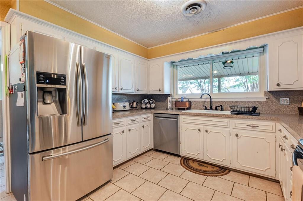 2600 Hilley Drive Property Photo 15