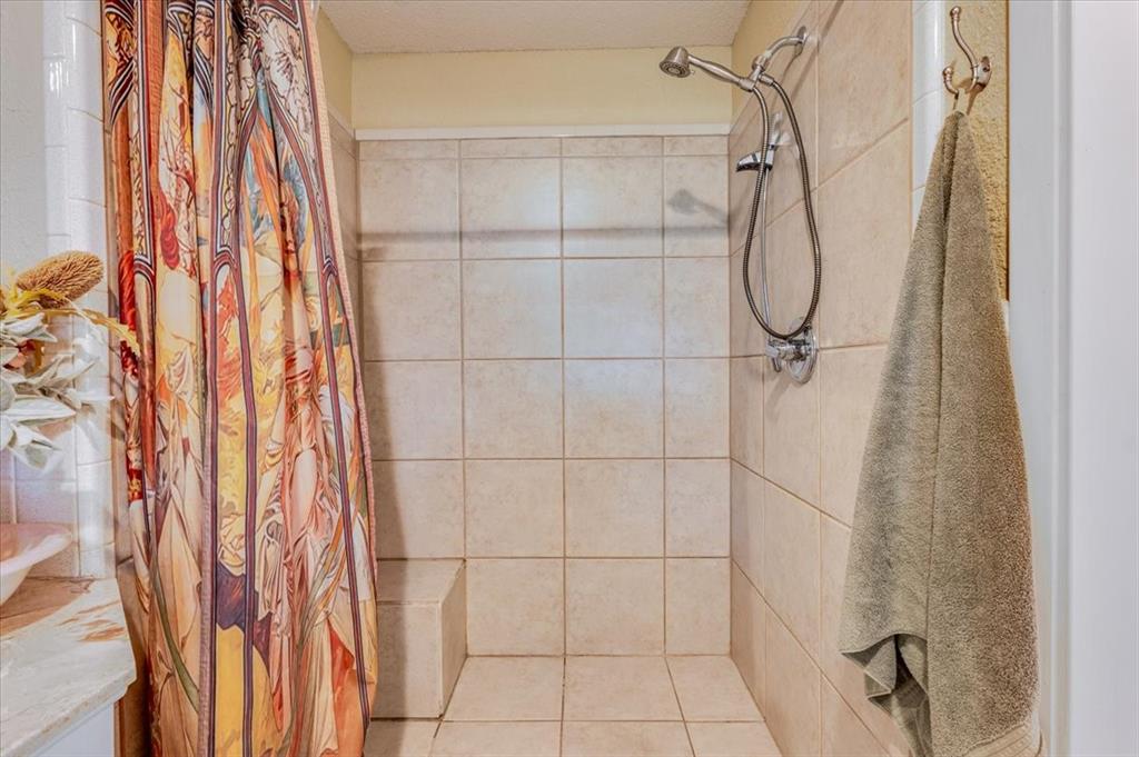 2600 Hilley Drive Property Photo 21
