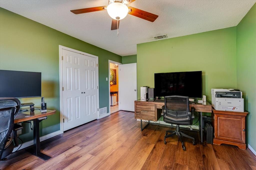 2600 Hilley Drive Property Photo 30