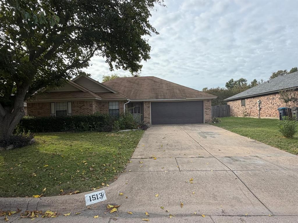 1513 Willow Vale Drive Property Photo 1