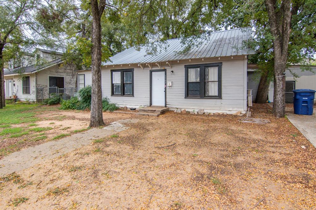1703 10th Street Property Photo 1
