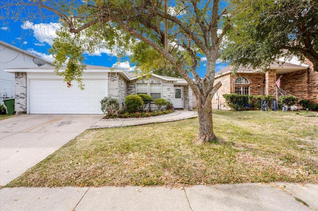 1422 Eastview Drive Property Photo 1