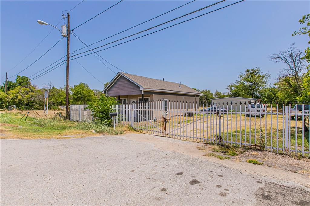 3100 Robinson Dr Property Photo 1
