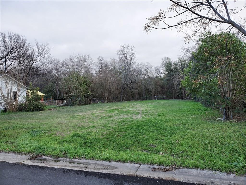 924 Oakwood Avenue Property Photo 1