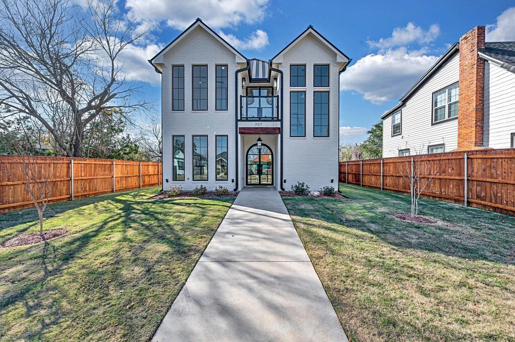707 S 9th Street