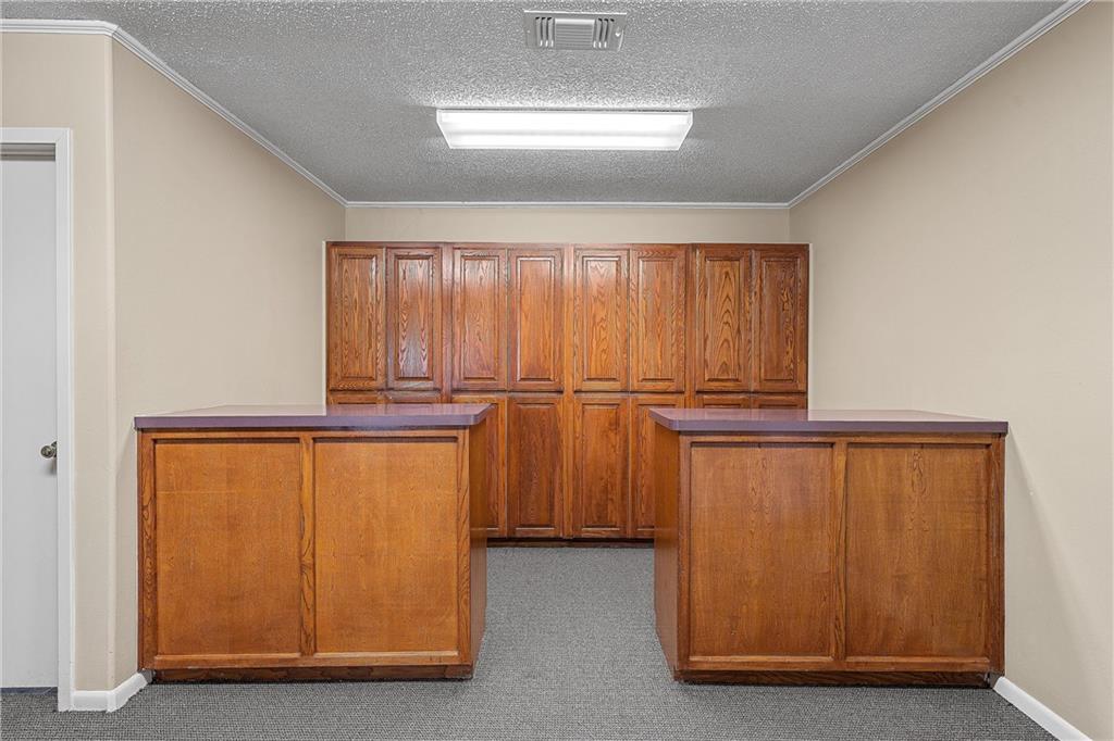 1005 N Red River Street Property Photo 14