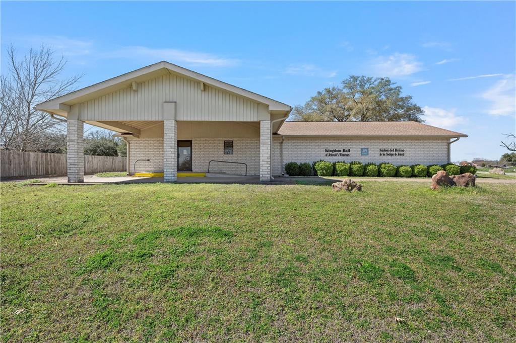 1005 N Red River Street Property Photo 21
