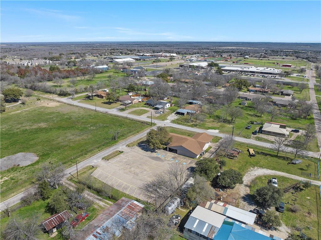 1005 N Red River Street Property Photo 27