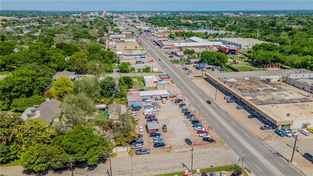2925 Franklin Avenue Property Photo 4