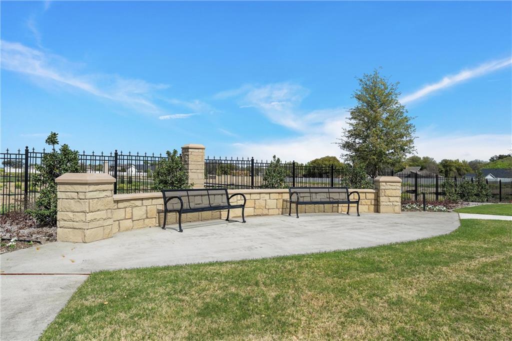33 Pinehurst Drive Property Photo 9