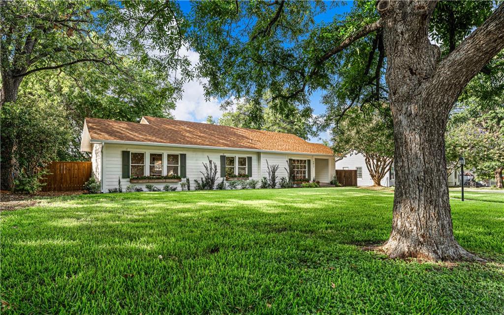 2617 Pine Avenue Property Photo